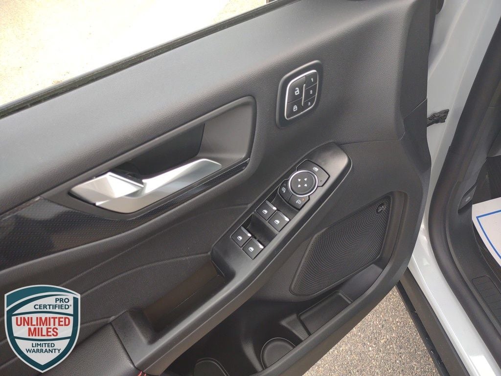 2025 Ford Escape Hybrid ST-Line Select