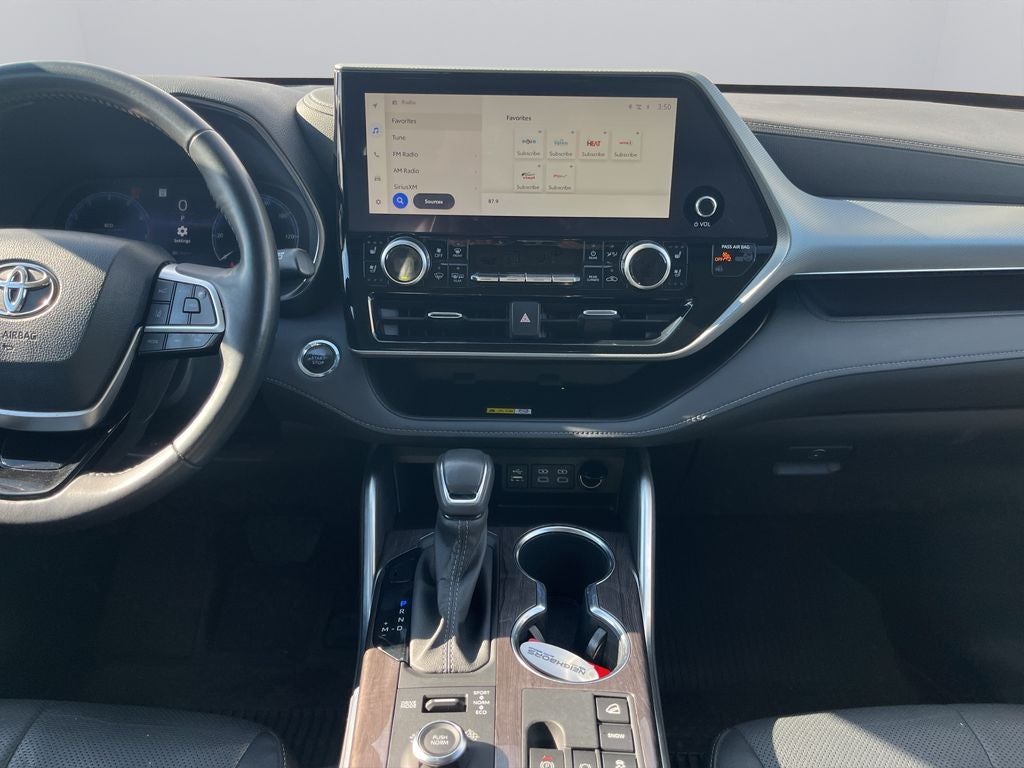 2023 Toyota Highlander Platinum
