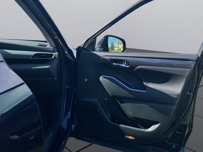 2023 Toyota Highlander Platinum
