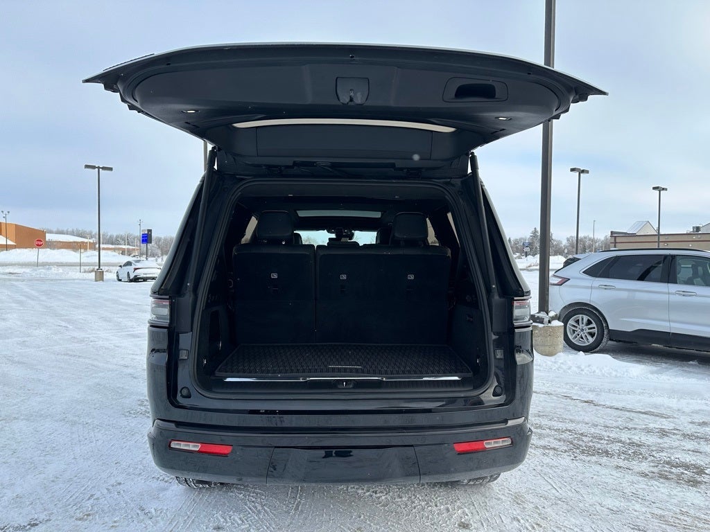 2022 Jeep Grand Wagoneer Series II