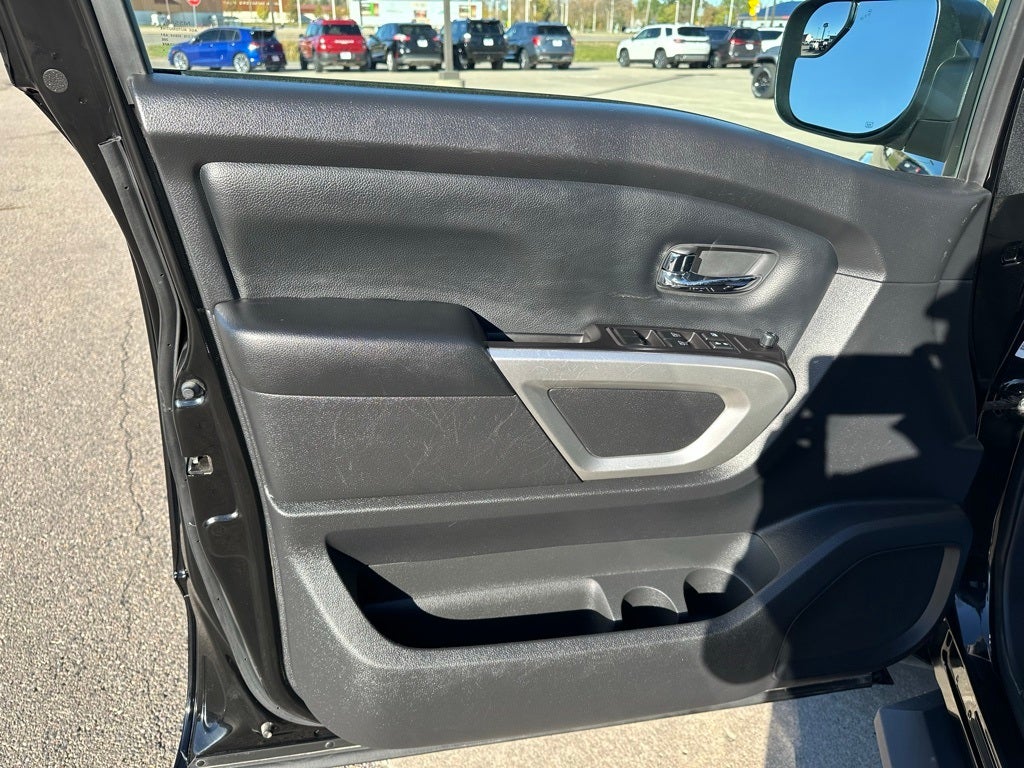 2020 Nissan Titan SV