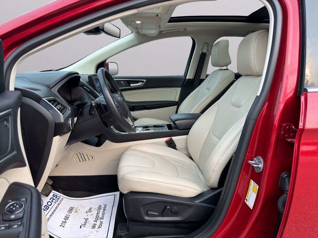 2022 Ford Edge Titanium