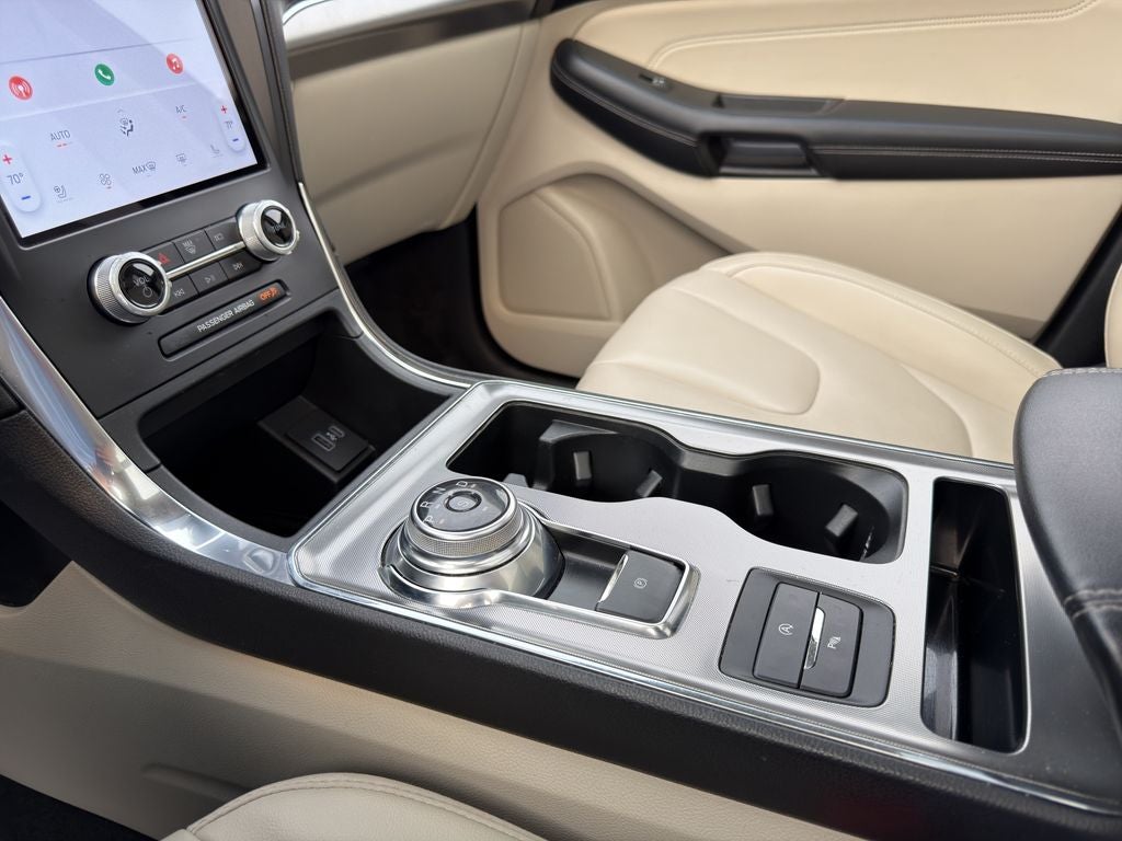 2022 Ford Edge Titanium
