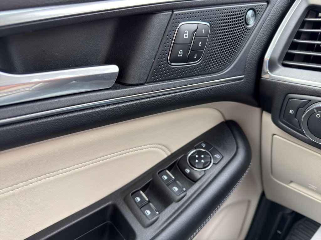 2022 Ford Edge Titanium