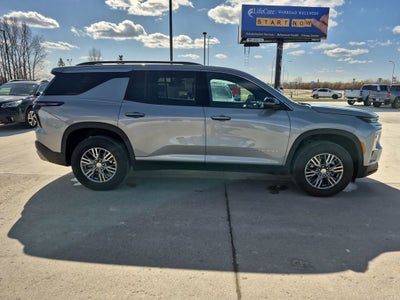 2025 Chevrolet Traverse LT