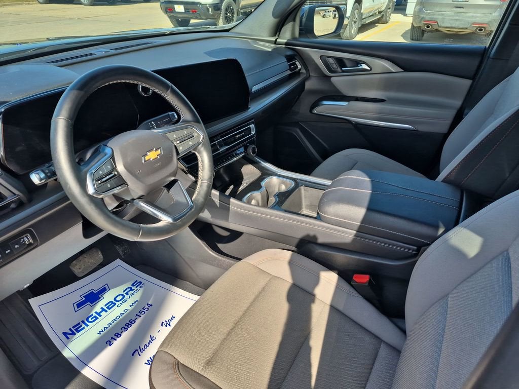 2025 Chevrolet Traverse LT